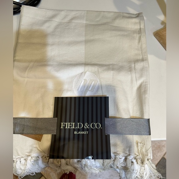 FIELD & CO IVORY PLAID HP LOGO 100% ORGANIC COTTON LIGHT BLANKET 60”x 70” THROW - Picture 6 of 10